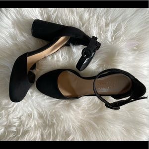 LC Lauren Conrad Hydrangea Heels